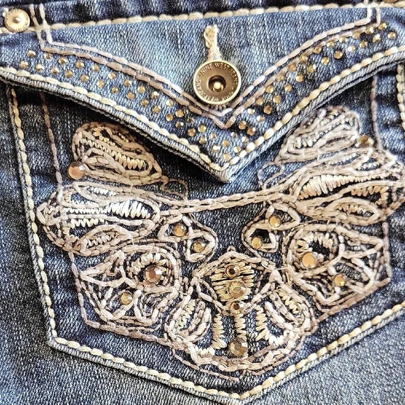 🌞Nine West Jeans- DATE NIGHT FIT- Capris Sz 28/6 - Picture 6 of 7